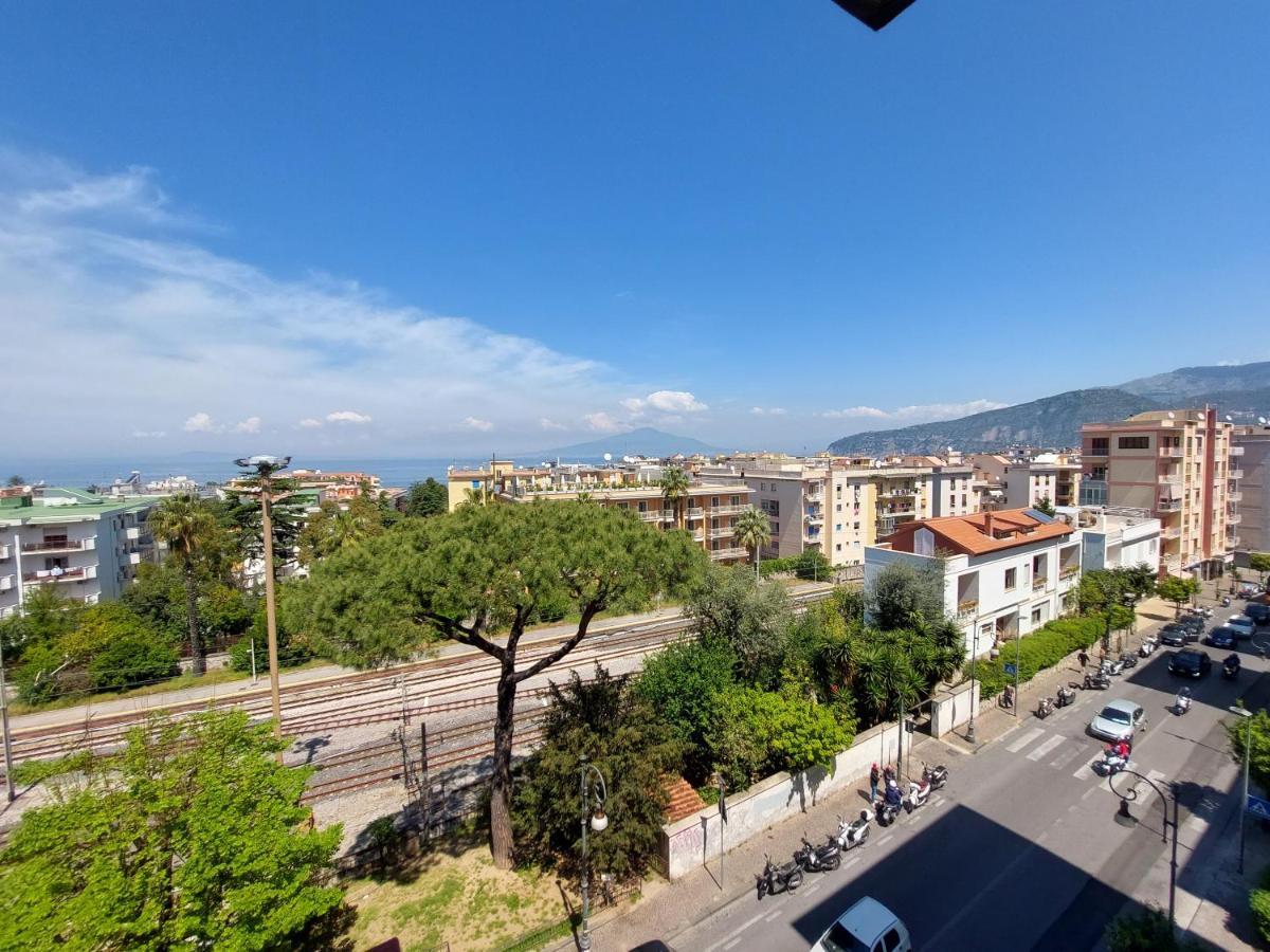 Mistral Luxury Suites Sorrento Exterior foto